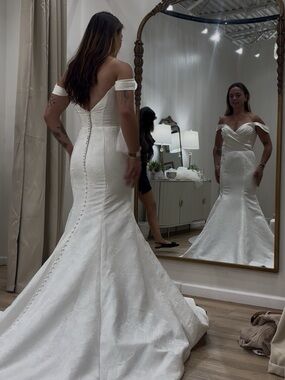 Off-the-Shoulder White Bridal Mermaid Dress
